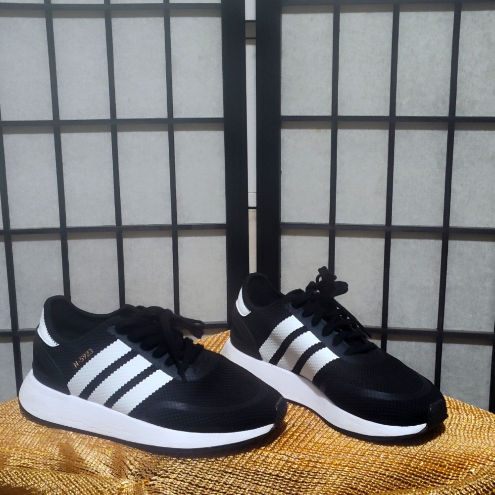 Adidas u path run J shoes size 4